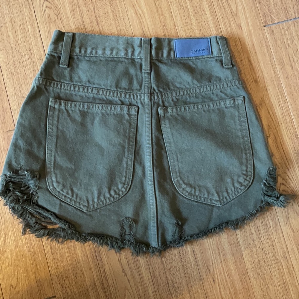 Forest green distressed skirt. Functional zipper down front - Picture 2 of 2